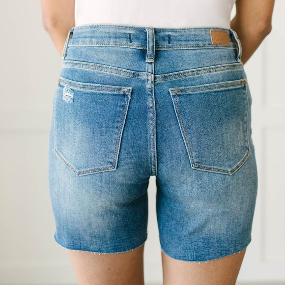 Judy Blue Straight Edge Shorts - Picture 3 of 6